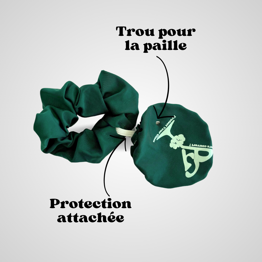 Chouchou vert foncé ouvert dévoilant sa fonction de protège-verre anti-drogue, sur fond gris